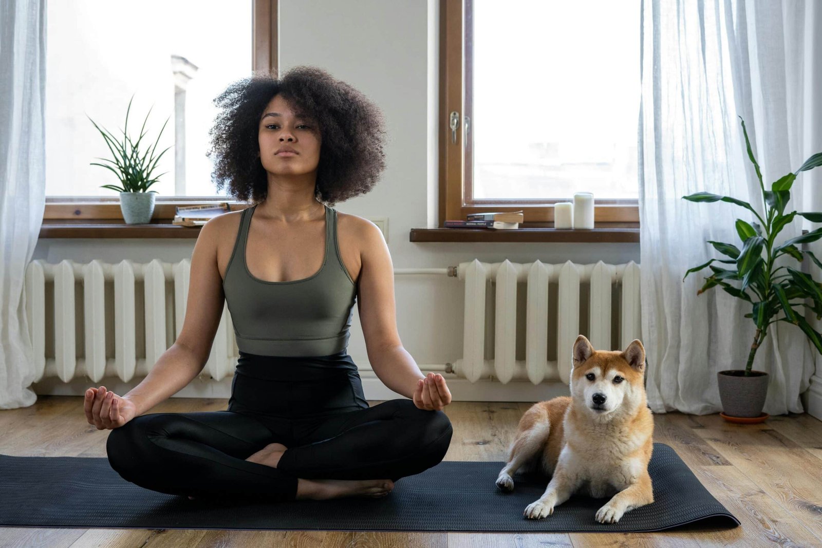 8 Proven Ways to Boost your Brainpower women mindfulness meditate