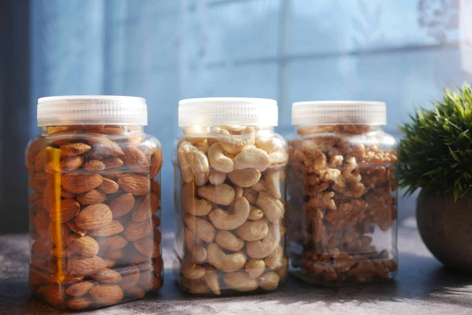 nuts is good for women with menopause