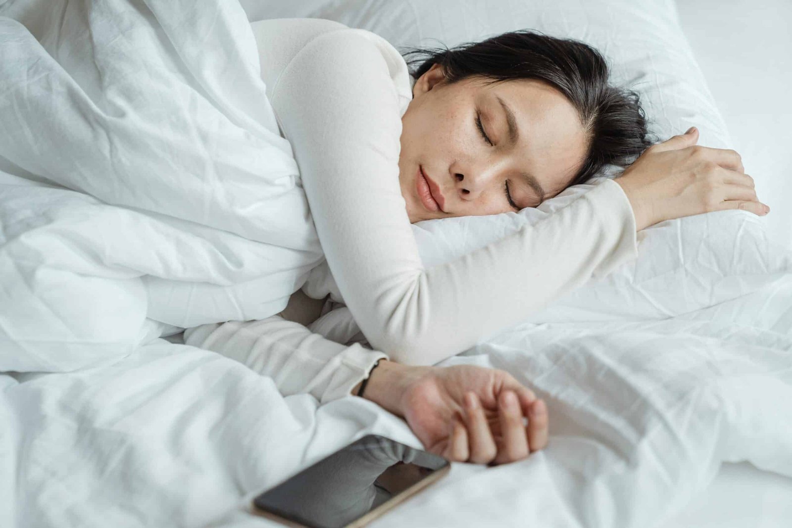 The Importance of Good Sleep for a Healthy Lifestyle and Weight Loss women with good sleep
